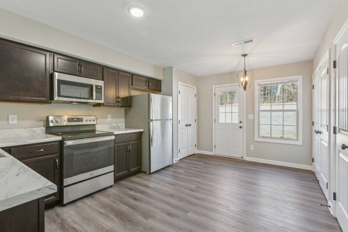 Townhouse for rent at Center Pointe Townhomes, 169 Center Pointe Dr, Clarksville, TN 37040