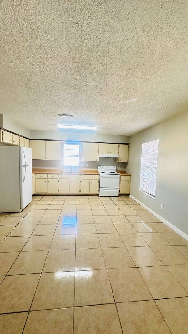Apartment for rent at 1229 Kennedy Rd, Daytona Beach, FL 32117