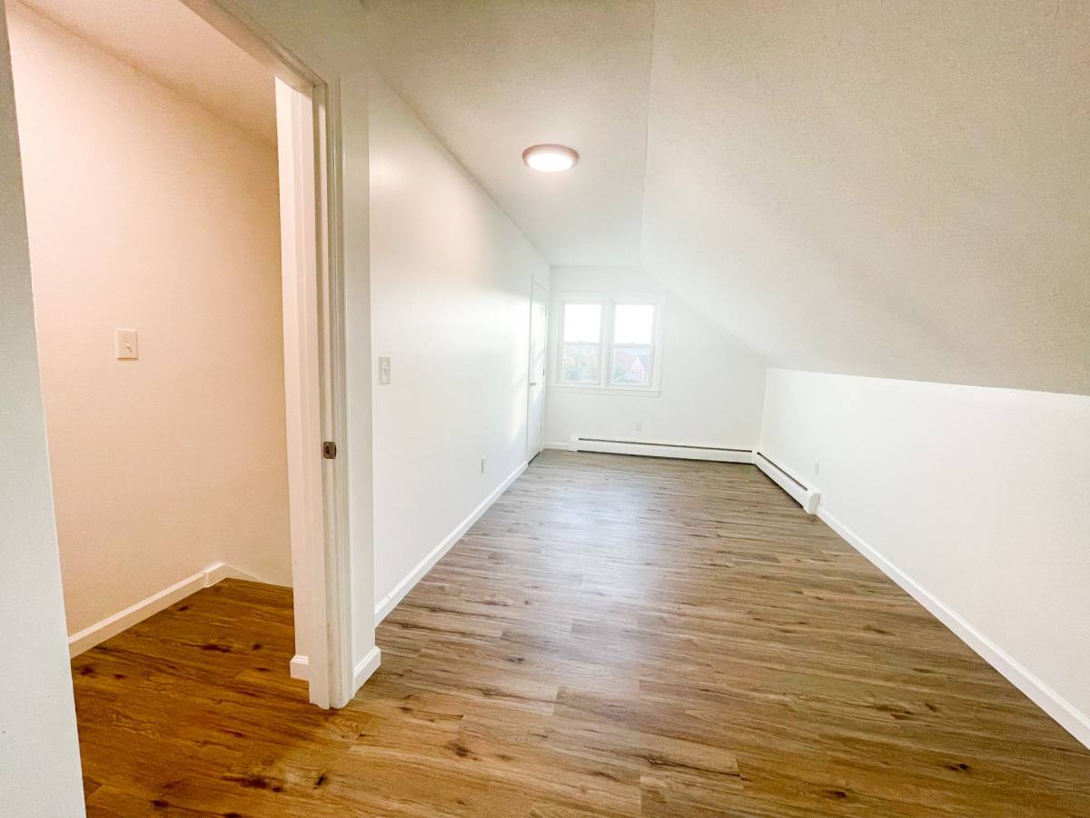 Townhouse for rent at 200 Cook Hill Rd, Wallingford, CT 06492