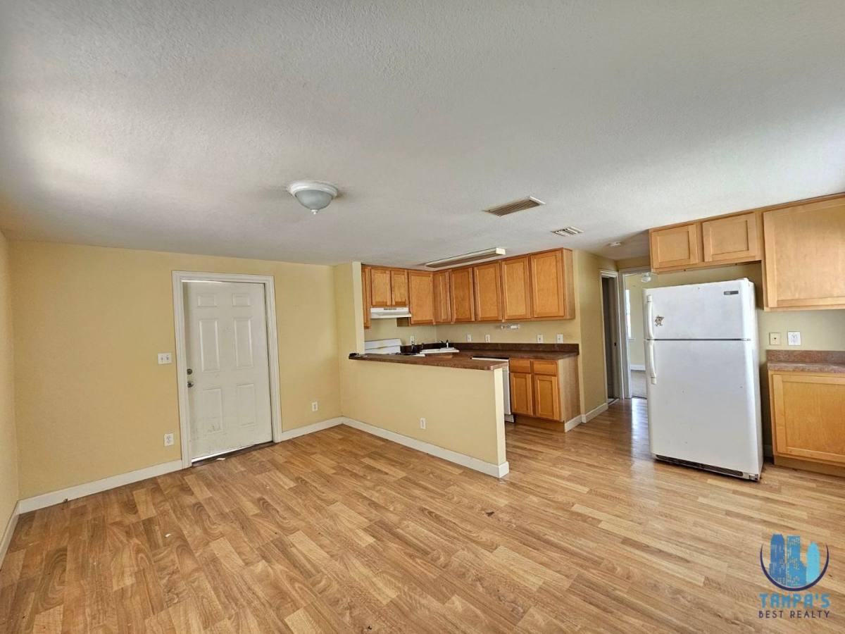 Apartment for rent at 117 N Evergreen Ave, Clearwater, FL 33755