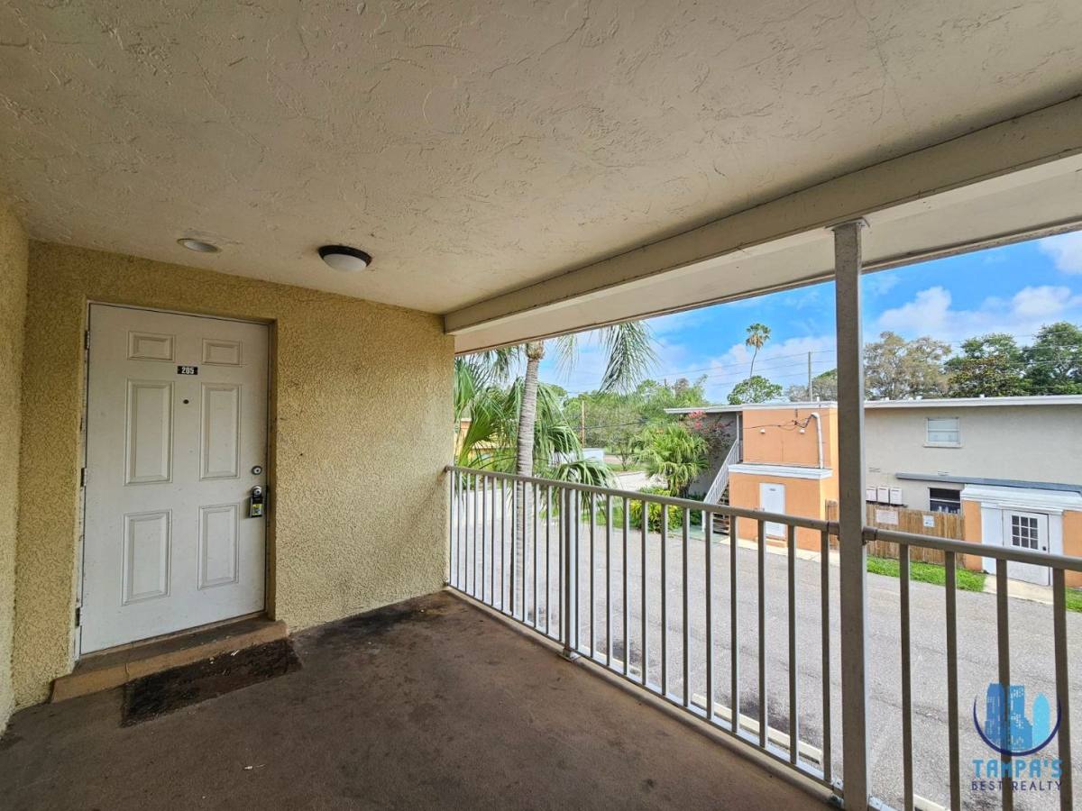 Apartment for rent at 117 N Evergreen Ave, Clearwater, FL 33755