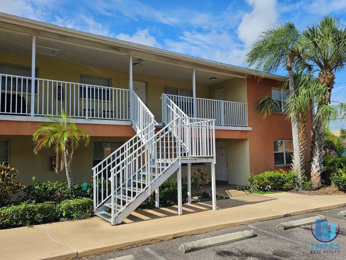 Apartment for rent at 117 N Evergreen Ave, Clearwater, FL 33755