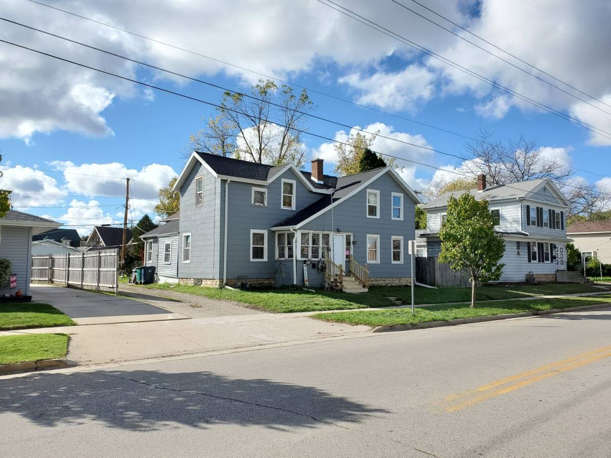 Apartment for rent at 220 4th St, Fond Du Lac, WI 54935