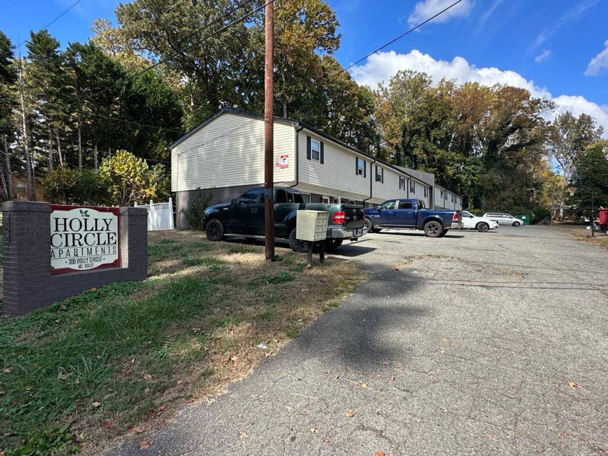 Apartment for rent at 300 Holly Circle, Mount Holly, NC 28120
