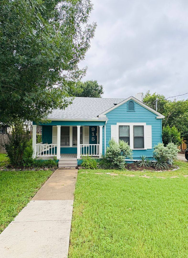 House for rent at 915 W 29th St, Austin, TX 78705