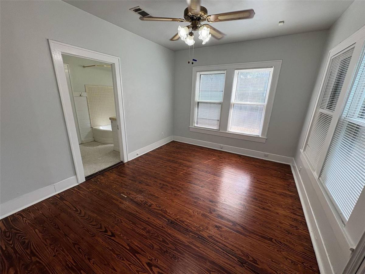 House for rent at 915 W 29th St, Austin, TX 78705