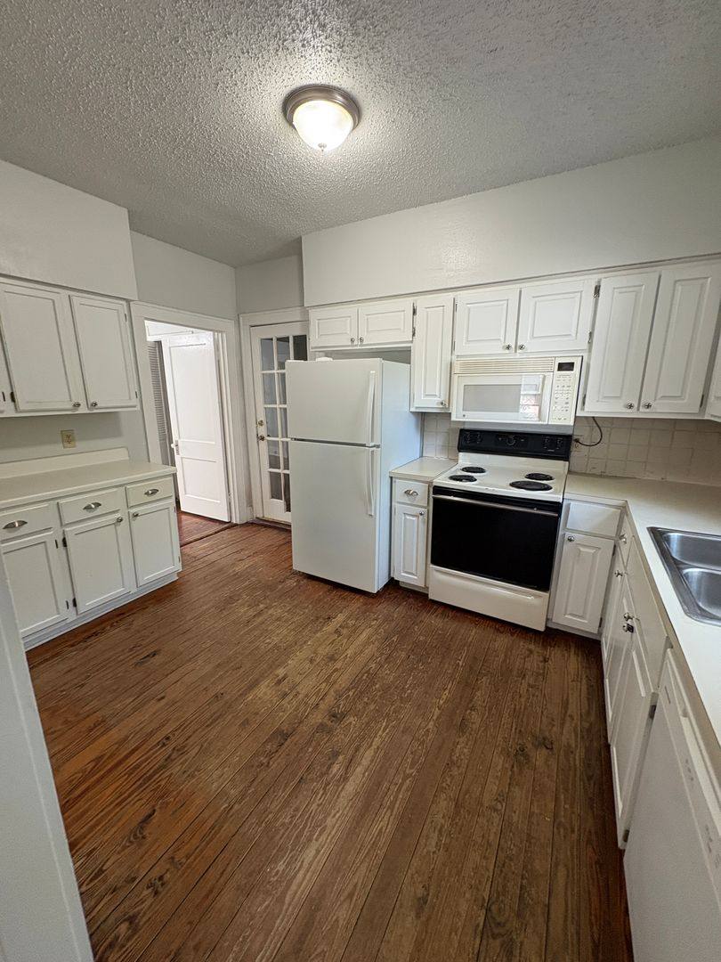 House for rent at 915 W 29th St, Austin, TX 78705