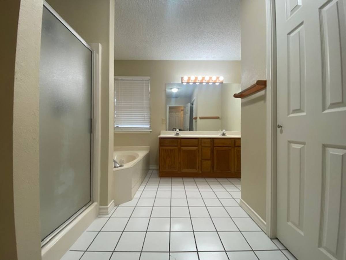 House for rent at 13913 Dasmarinas Dr, Corpus Christi, TX 78418