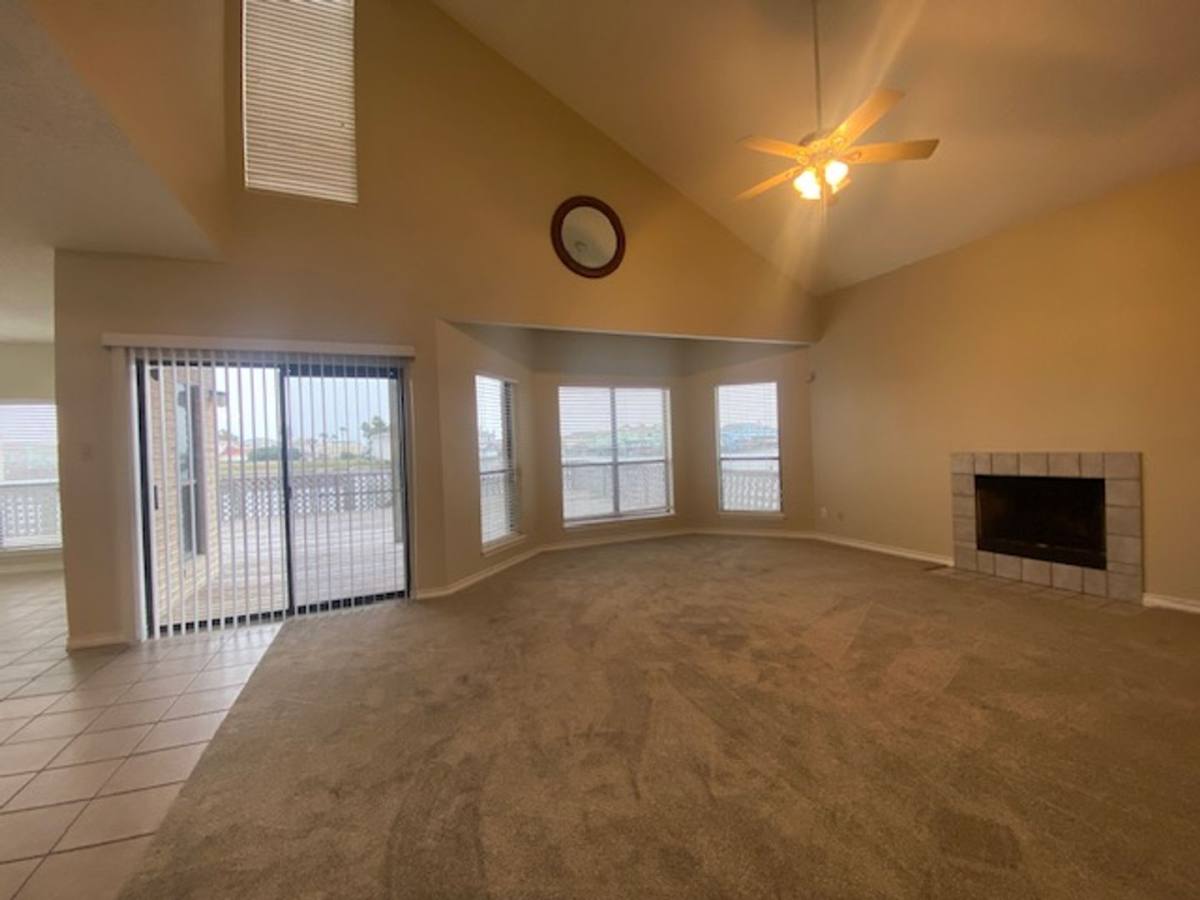 House for rent at 13913 Dasmarinas Dr, Corpus Christi, TX 78418