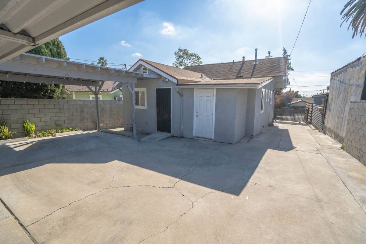 House for rent at 4215 Camero Ave, Los Angeles, CA 90027