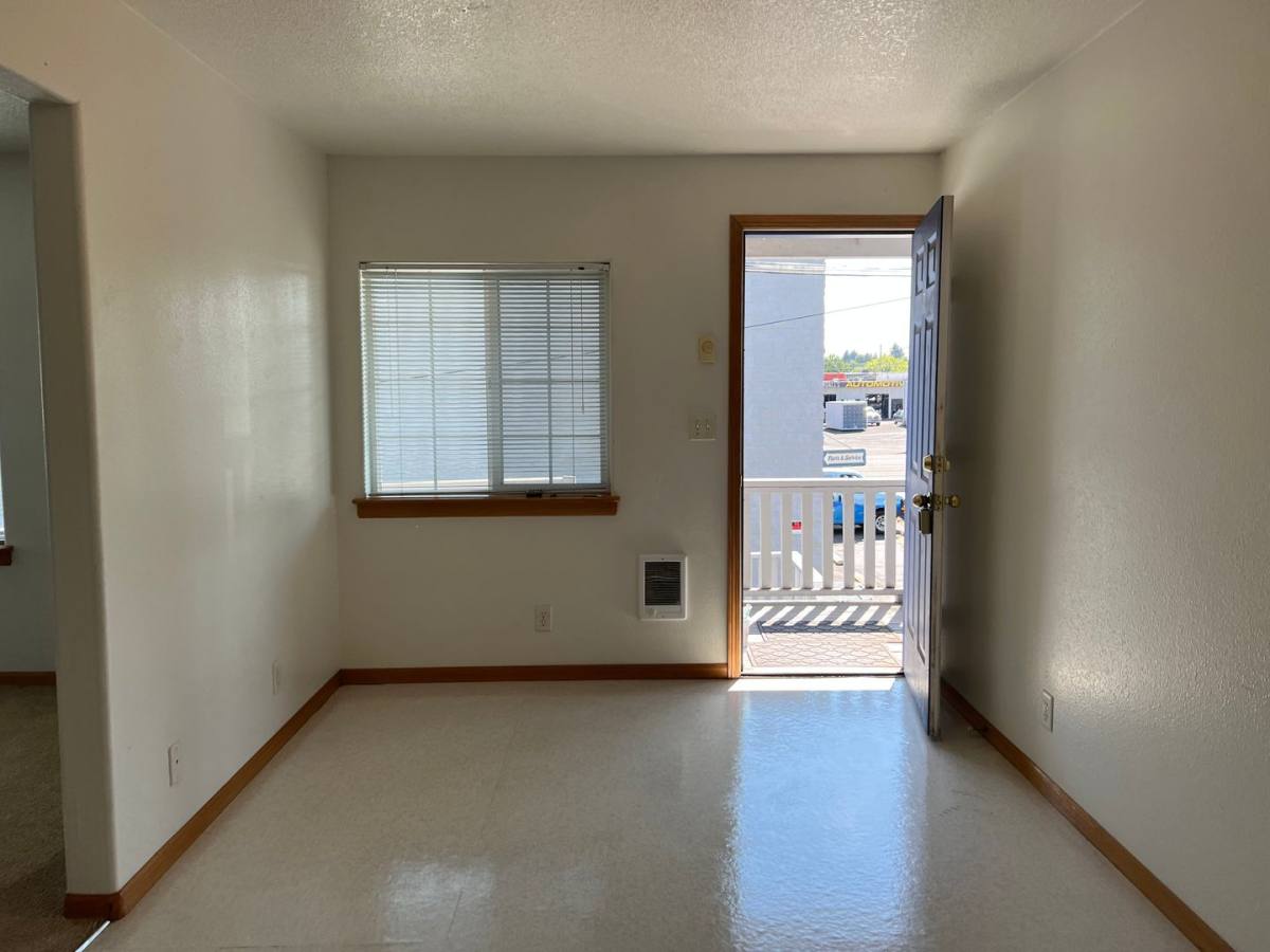 Apartment for rent at 1706 1 2 W, Eugene, OR 97402