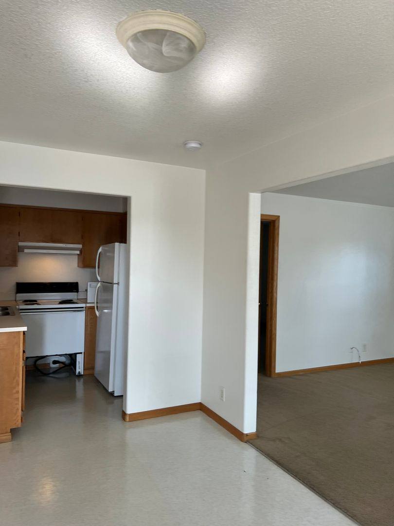 Apartment for rent at 1706 1 2 W, Eugene, OR 97402