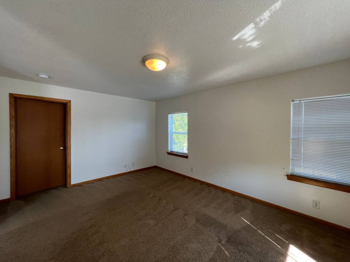 Apartment for rent at 1706 1 2 W, Eugene, OR 97402