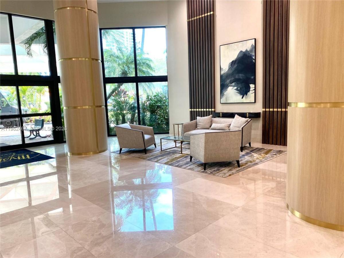 Condo for rent at 3500 Mystic Pointe Dr, Miami, FL 33180