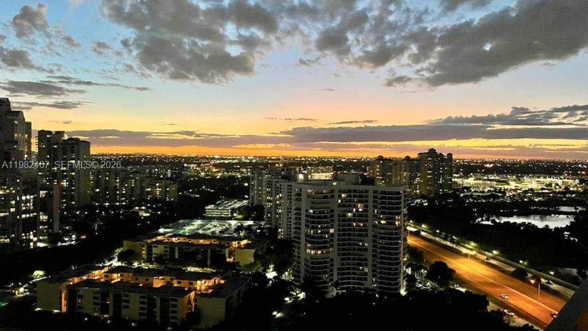 Condo for rent at 3500 Mystic Pointe Dr, Miami, FL 33180