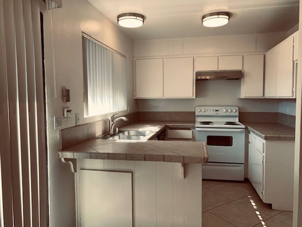 Townhouse for rent at 9447 Gold Coast Dr, San Diego, CA 92126