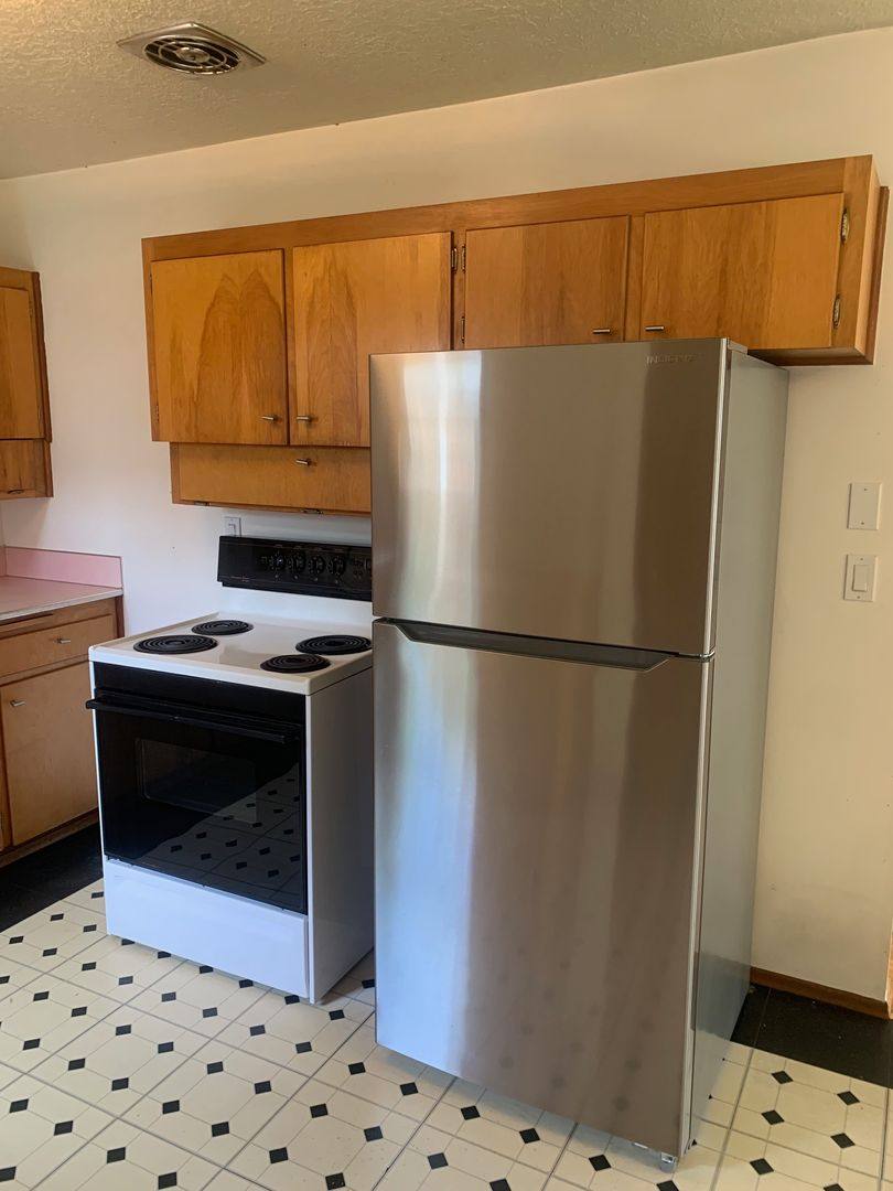 House for rent at 4135 SE Tibbetts St, Portland, OR 97202