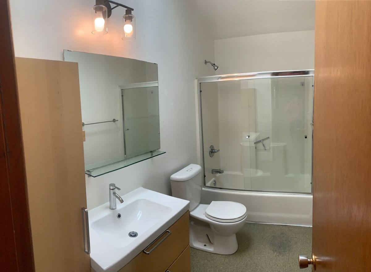 House for rent at 4135 SE Tibbetts St, Portland, OR 97202