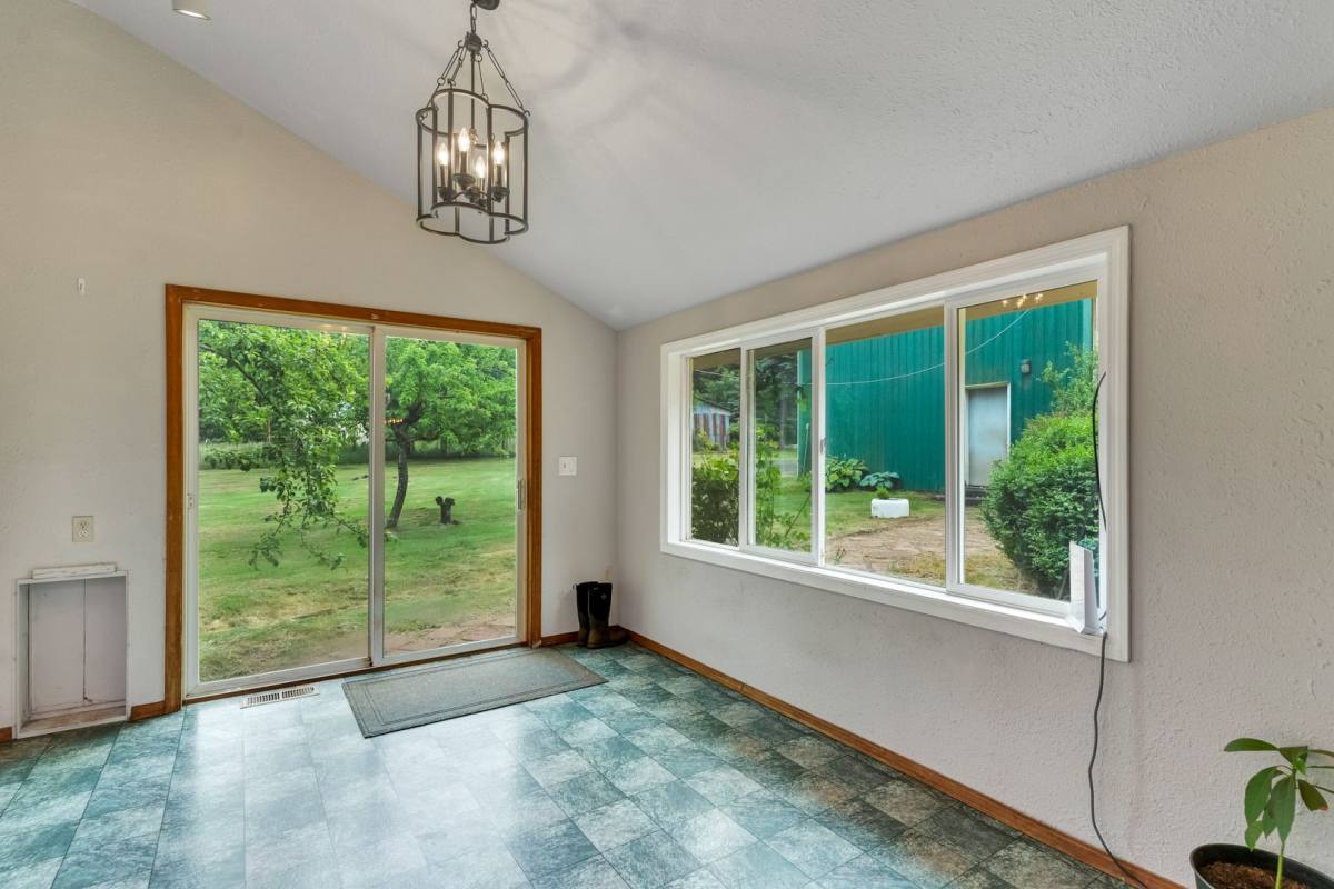 House for rent at 3194 Crooked Finger Rd NE, Scotts Mills, OR 97375