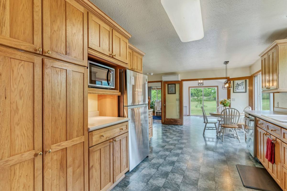 House for rent at 3194 Crooked Finger Rd NE, Scotts Mills, OR 97375