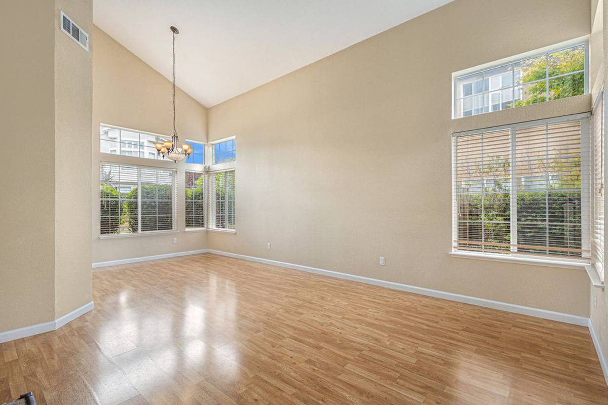 House for rent at 7 Ratto Rd, Alameda, CA 94502