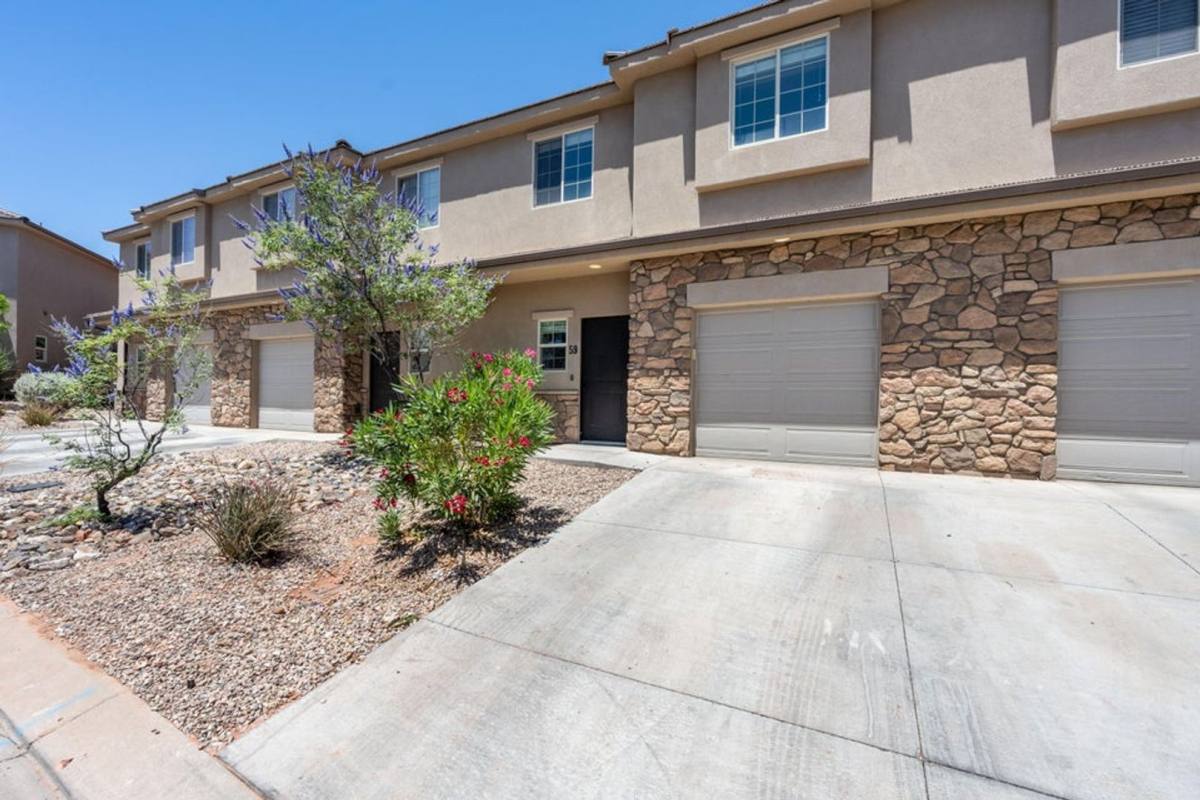 Townhouse for rent at 290 W Buena Vista Blvd, Washington, UT 84780