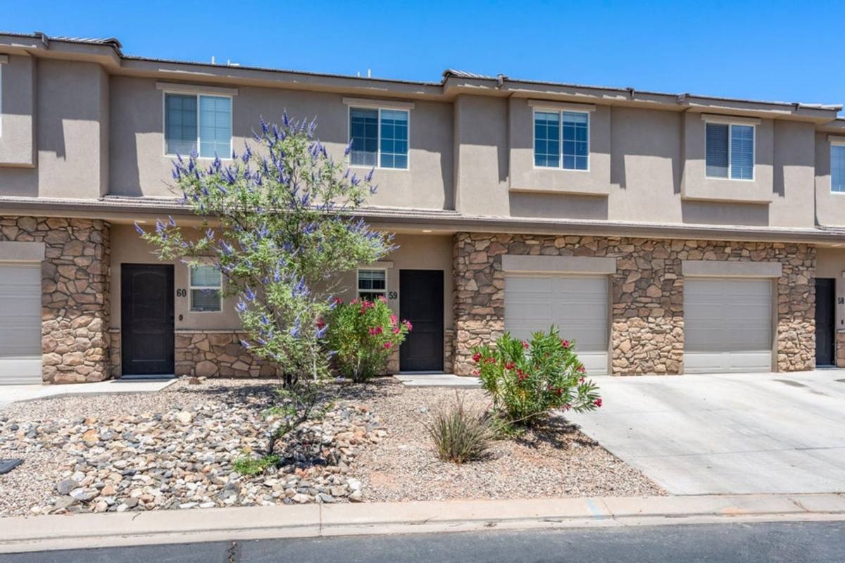 Townhouse for rent at 290 W Buena Vista Blvd, Washington, UT 84780