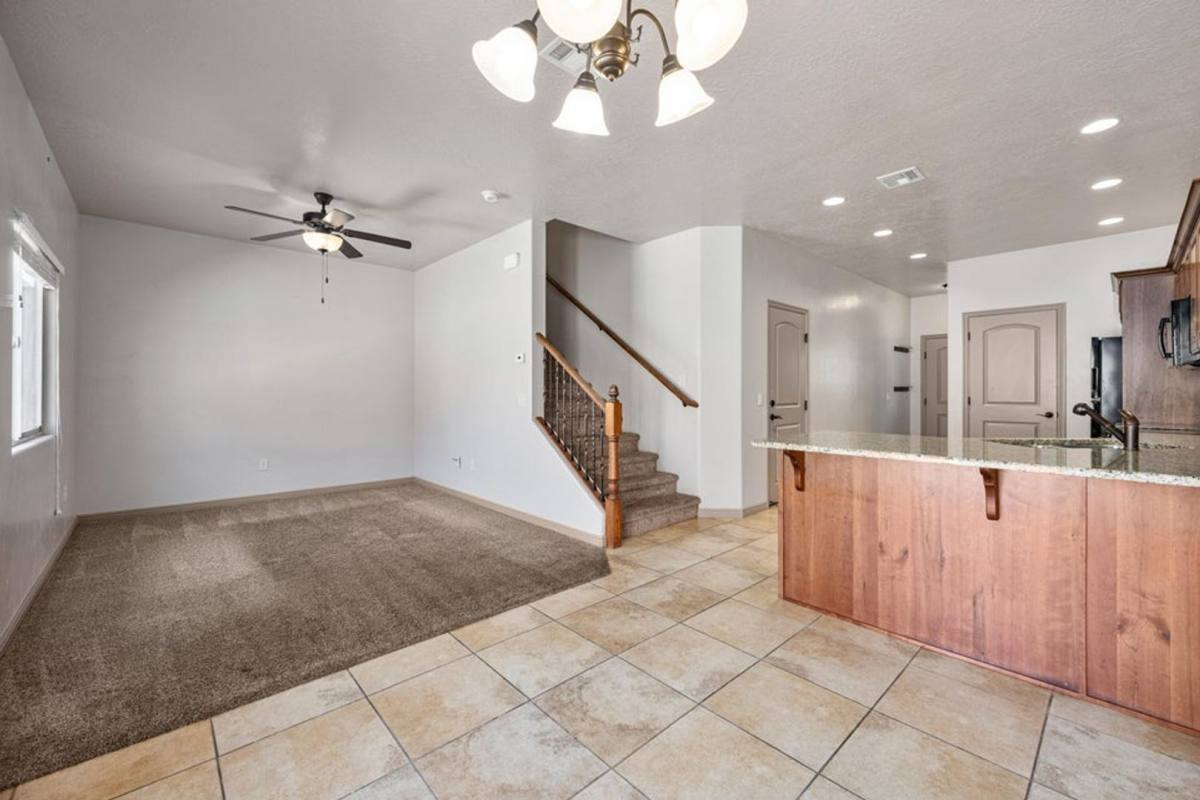 Townhouse for rent at 290 W Buena Vista Blvd, Washington, UT 84780