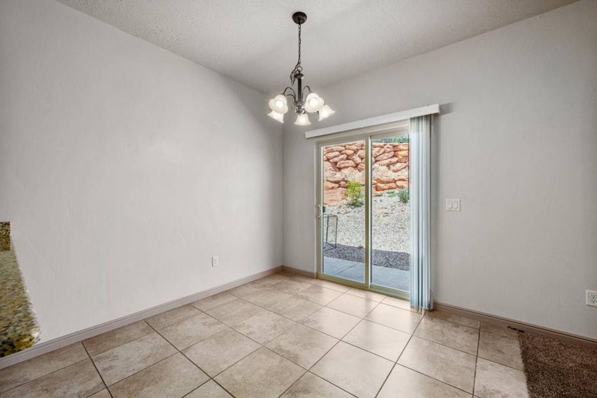 Townhouse for rent at 290 W Buena Vista Blvd, Washington, UT 84780