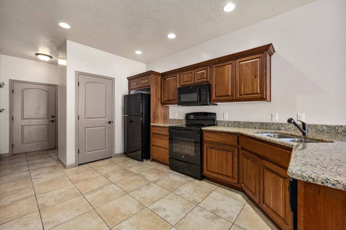 Townhouse for rent at 290 W Buena Vista Blvd, Washington, UT 84780