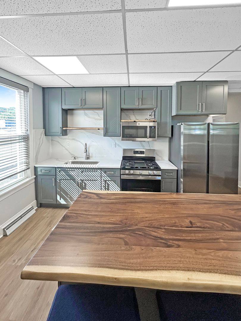 Apartment for rent at 1524 4th Ave, Coraopolis, PA 15108