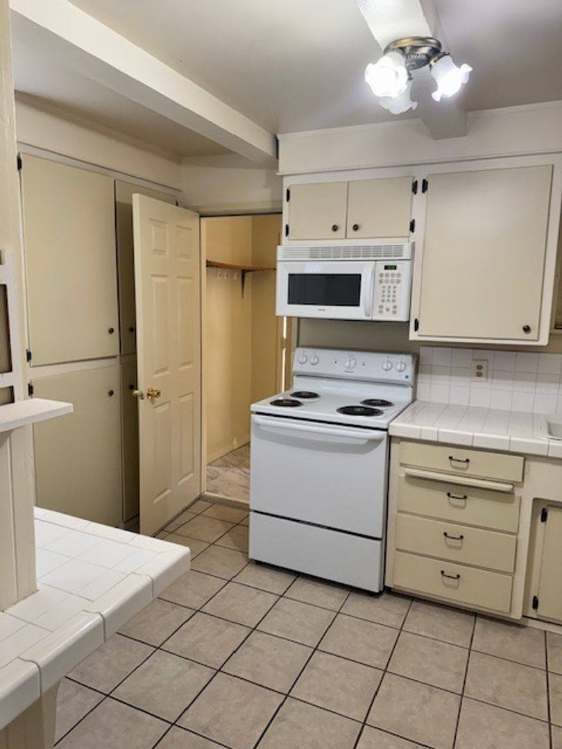 House for rent at 2269 Butte St, Redding, CA 96001
