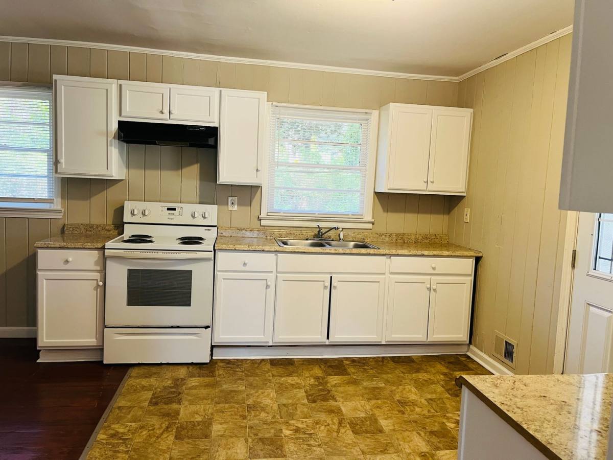 House for rent at 2673 Fairlane Dr SE, Atlanta, GA 30354