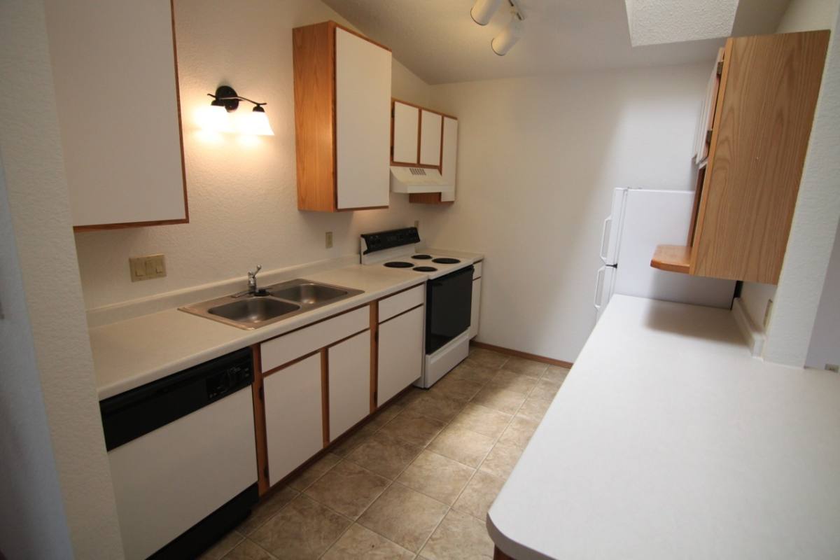 Apartment for rent at 2114 2210 Meadowland Dr, Sheboygan, WI 53081