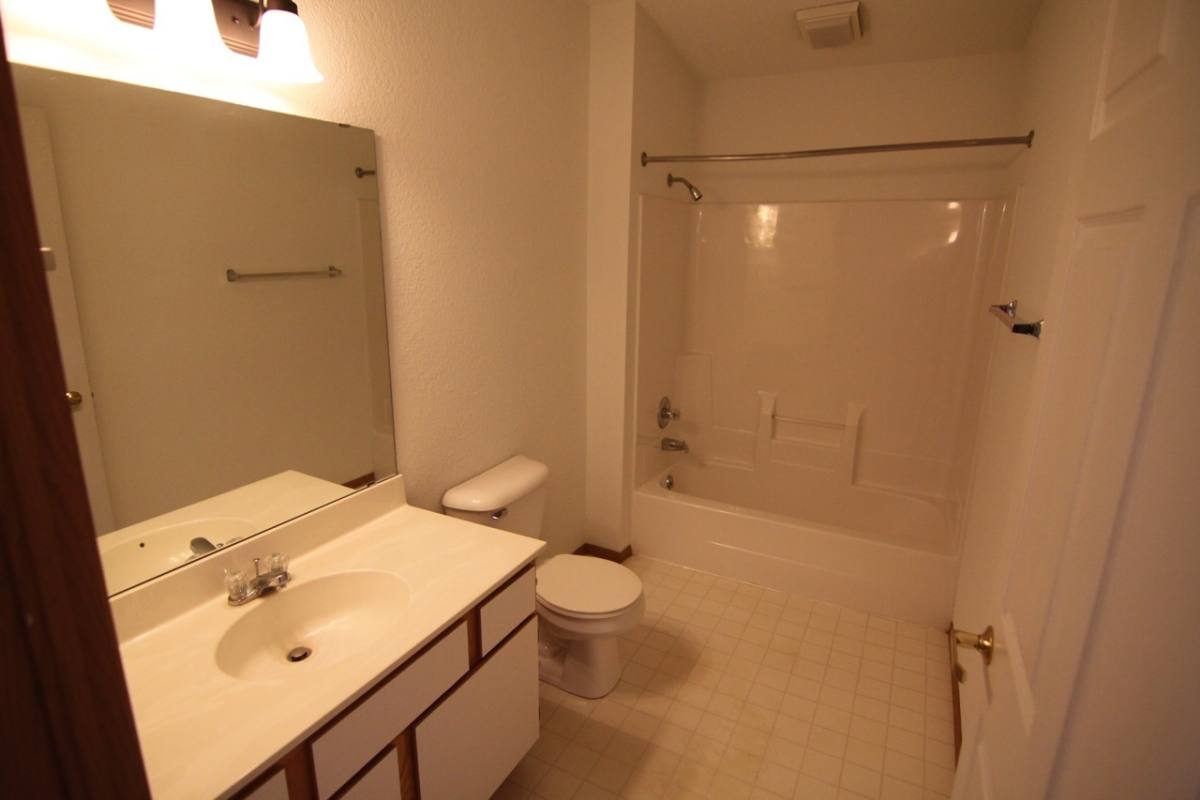 Apartment for rent at 2114 2210 Meadowland Dr, Sheboygan, WI 53081