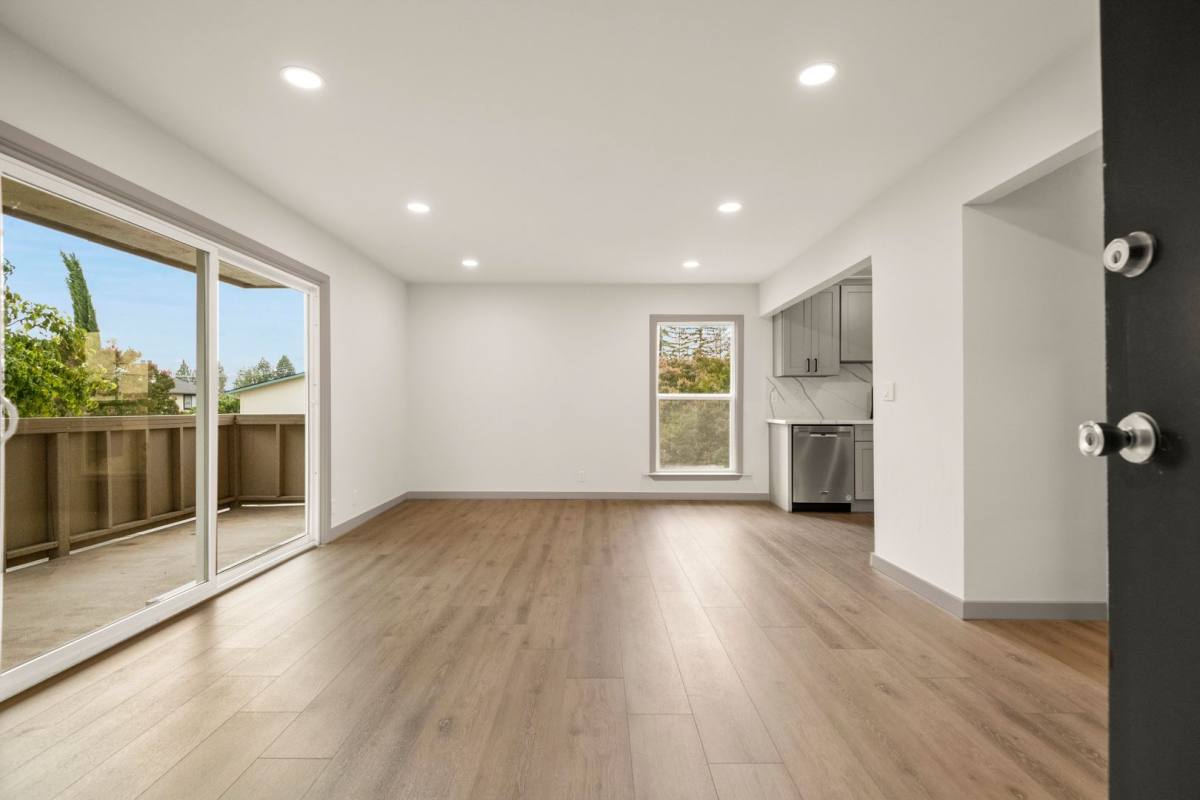Apartment for rent at 20650 E - 20652 W Park Circle, Cupertino, CA 95014
