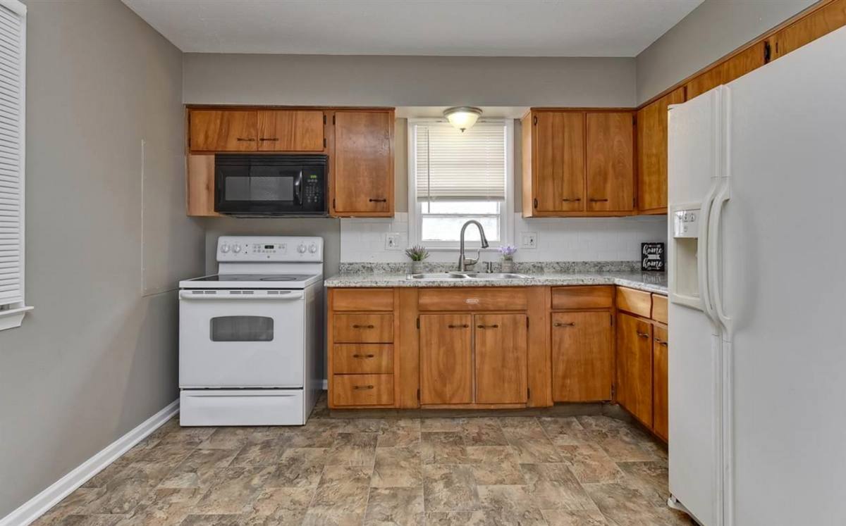 House for rent at 4706 Kansas Ave, Omaha, NE 68104