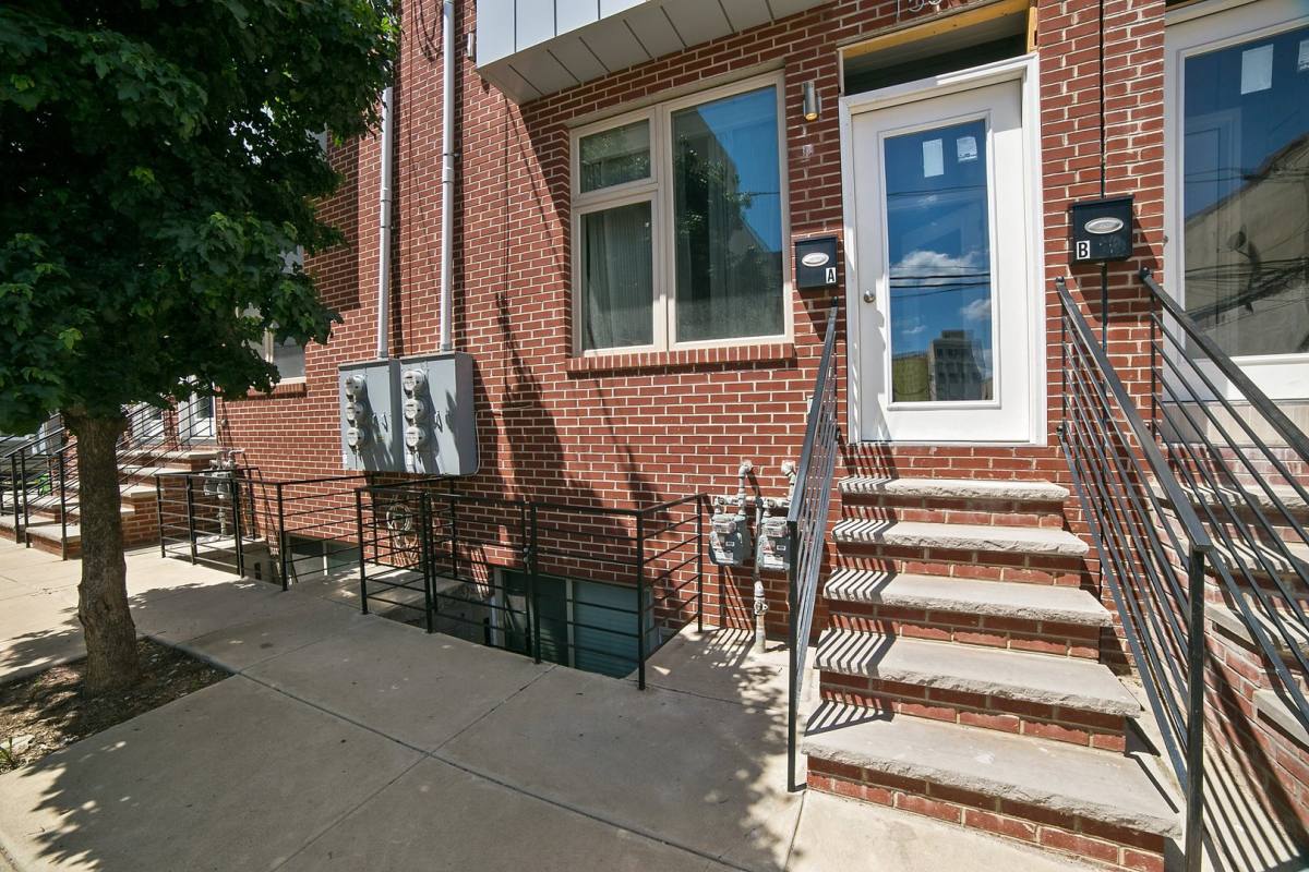 Apartment for rent at 1535 Ogden St, Philadelphia, PA 19130