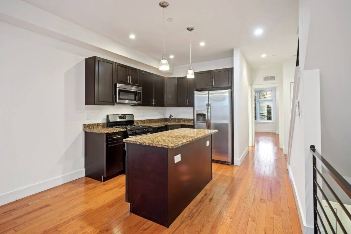 Apartment for rent at 1535 Ogden St, Philadelphia, PA 19130