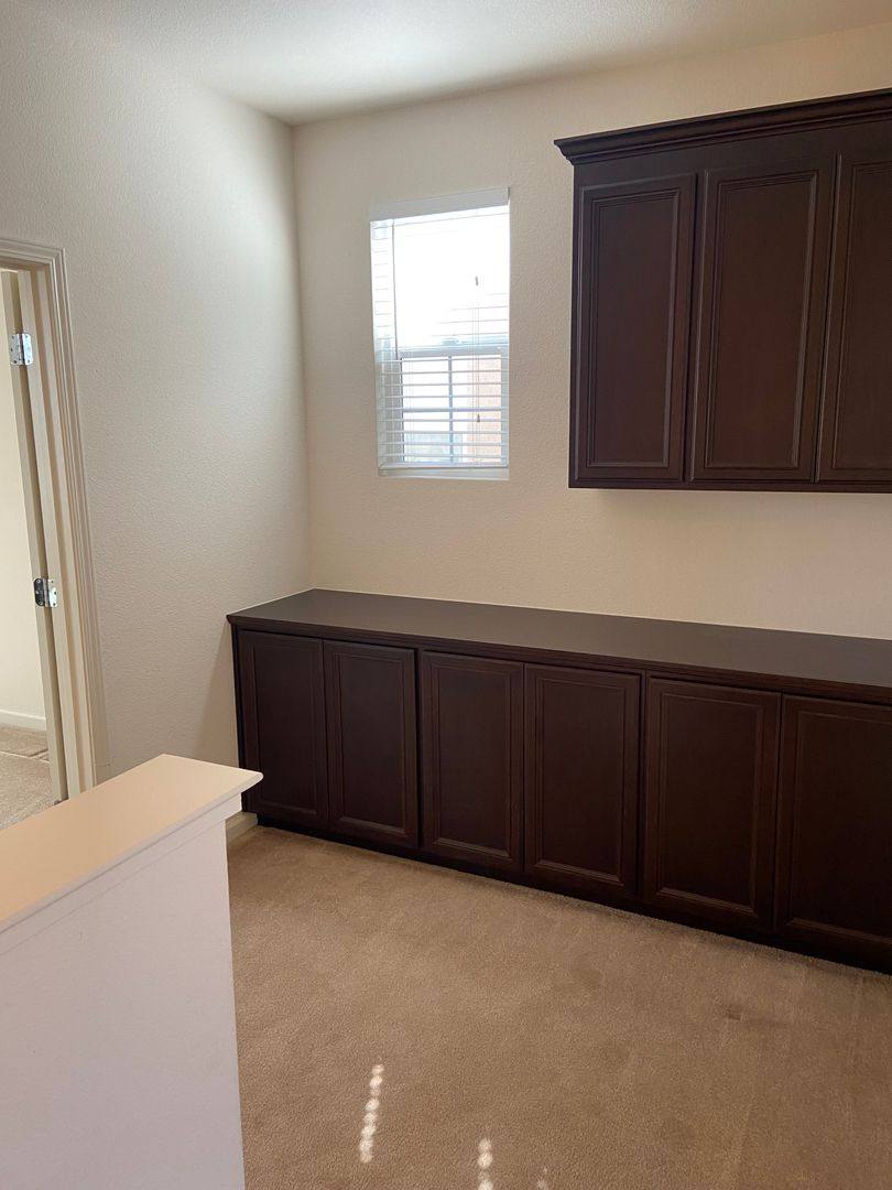 House for rent at 280 Barnhill Dr, Folsom, CA 95630
