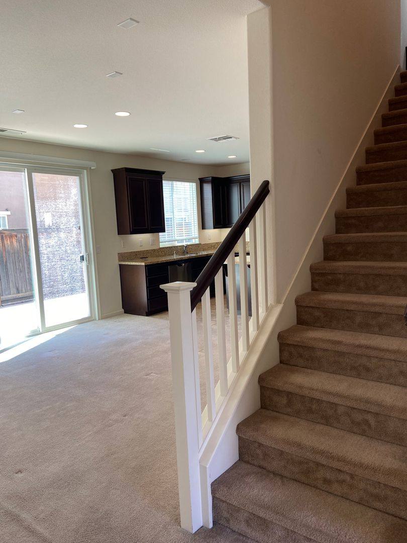 House for rent at 280 Barnhill Dr, Folsom, CA 95630