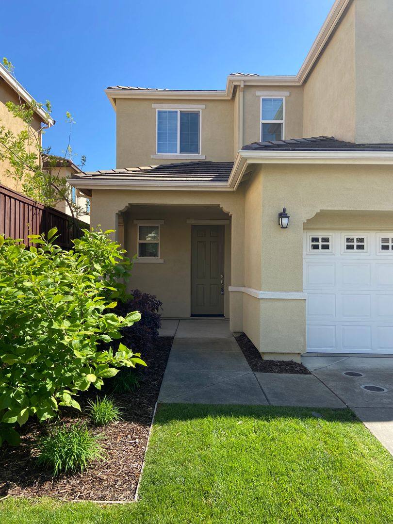 House for rent at 280 Barnhill Dr, Folsom, CA 95630