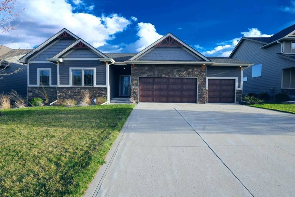 House for rent at 14820 Horton Ave, Urbandale, IA 50323