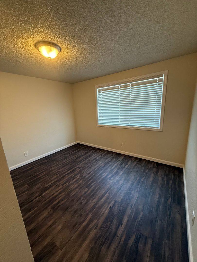 Apartment for rent at 130 Stanford Dr, Mount Vernon, WA 98273