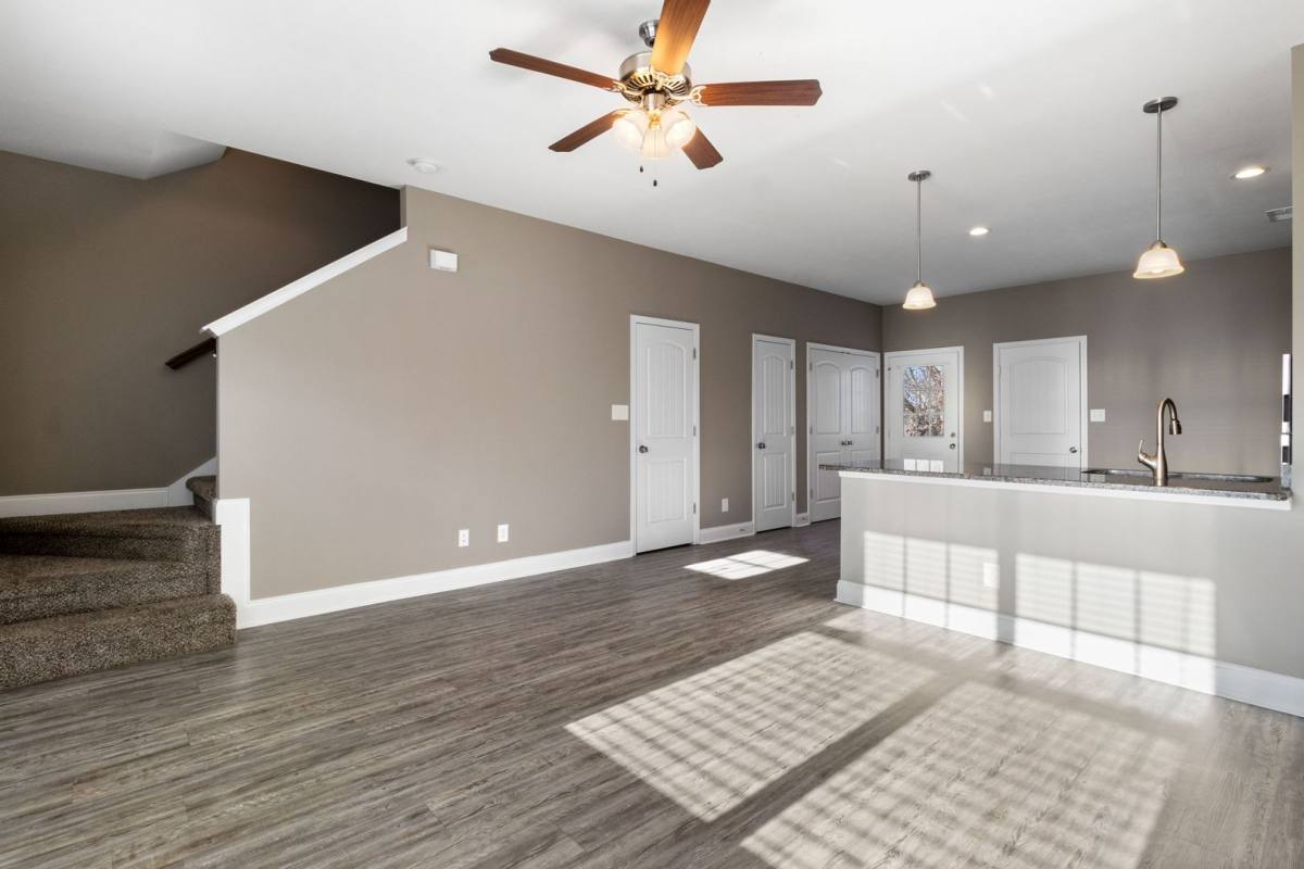 Apartment for rent at 909 Charlotte St, Clarksville, TN 37040