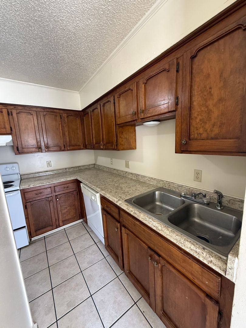 Apartment for rent at 8724 Gsri Ave, Baton Rouge, LA 70810