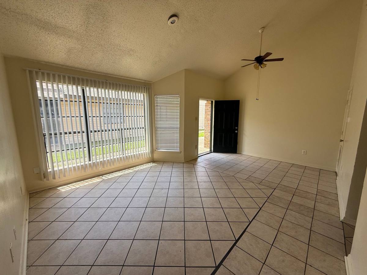 Apartment for rent at 8724 Gsri Ave, Baton Rouge, LA 70810