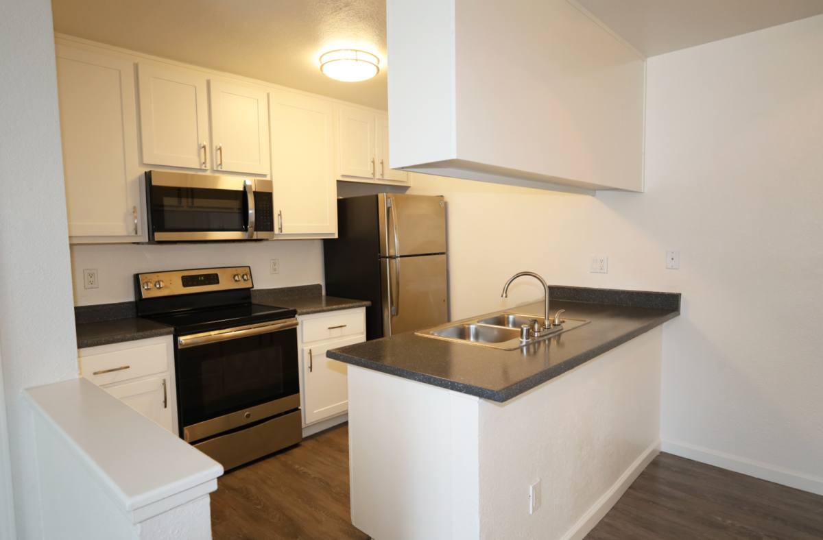 Apartment for rent at 7434 Auburn Oaks Court, Citrus Heights, CA 95621