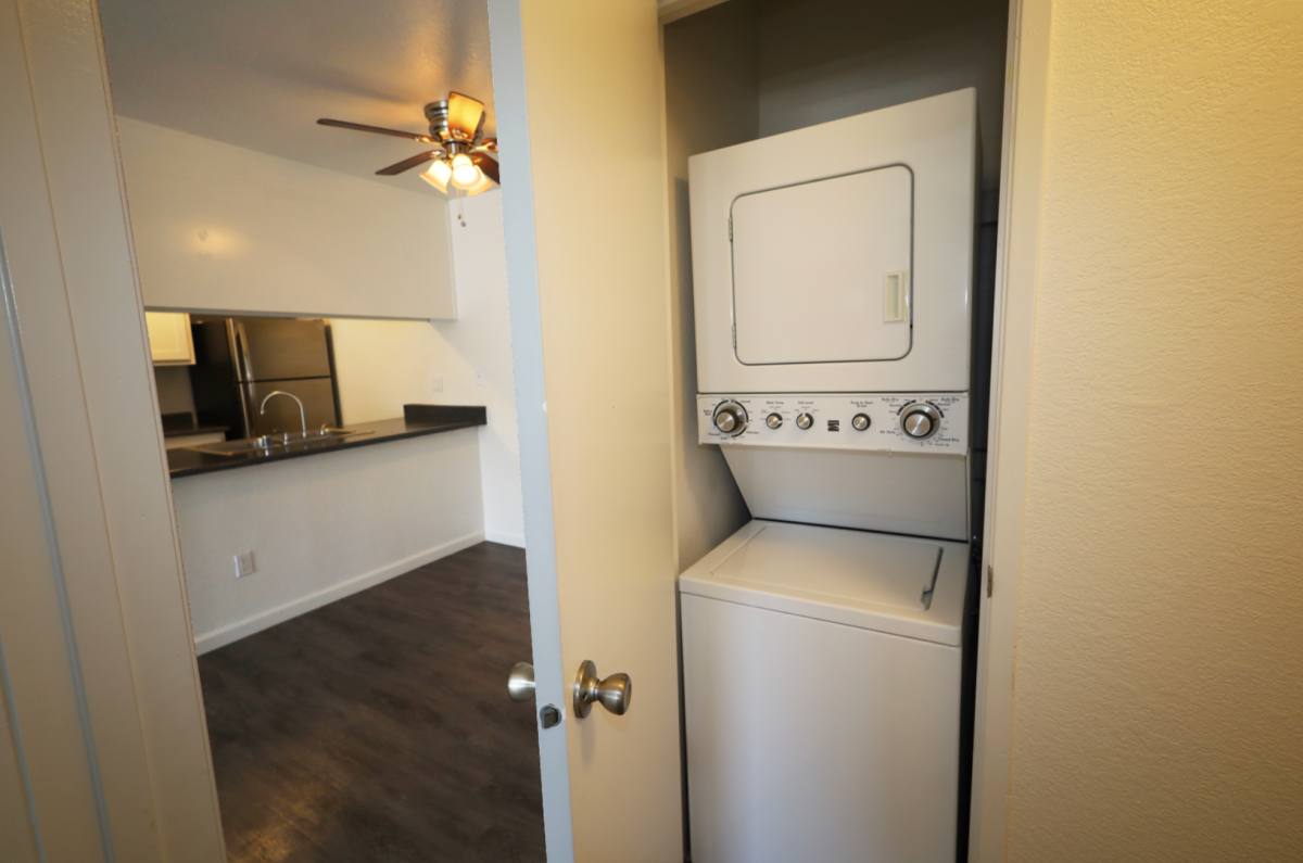 Apartment for rent at 7434 Auburn Oaks Court, Citrus Heights, CA 95621