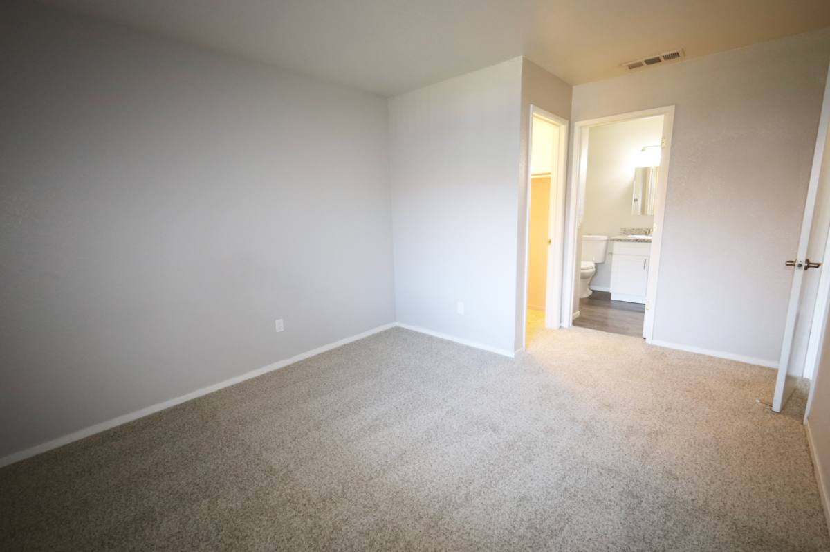 Apartment for rent at Sierra Ridge, 7434 Auburn Oaks Court, Citrus Heights, CA 95621
